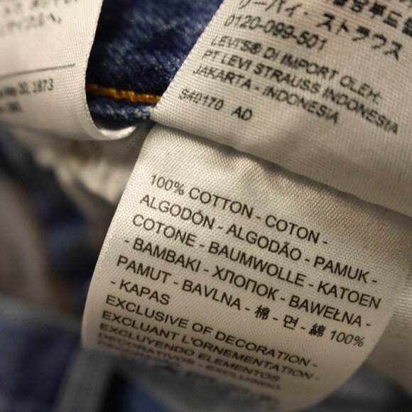 Levi’s 501 Cutoff Denim Shorts Women’s W31 Medium Wash Distressed Raw Hem - Picture 11 of 11